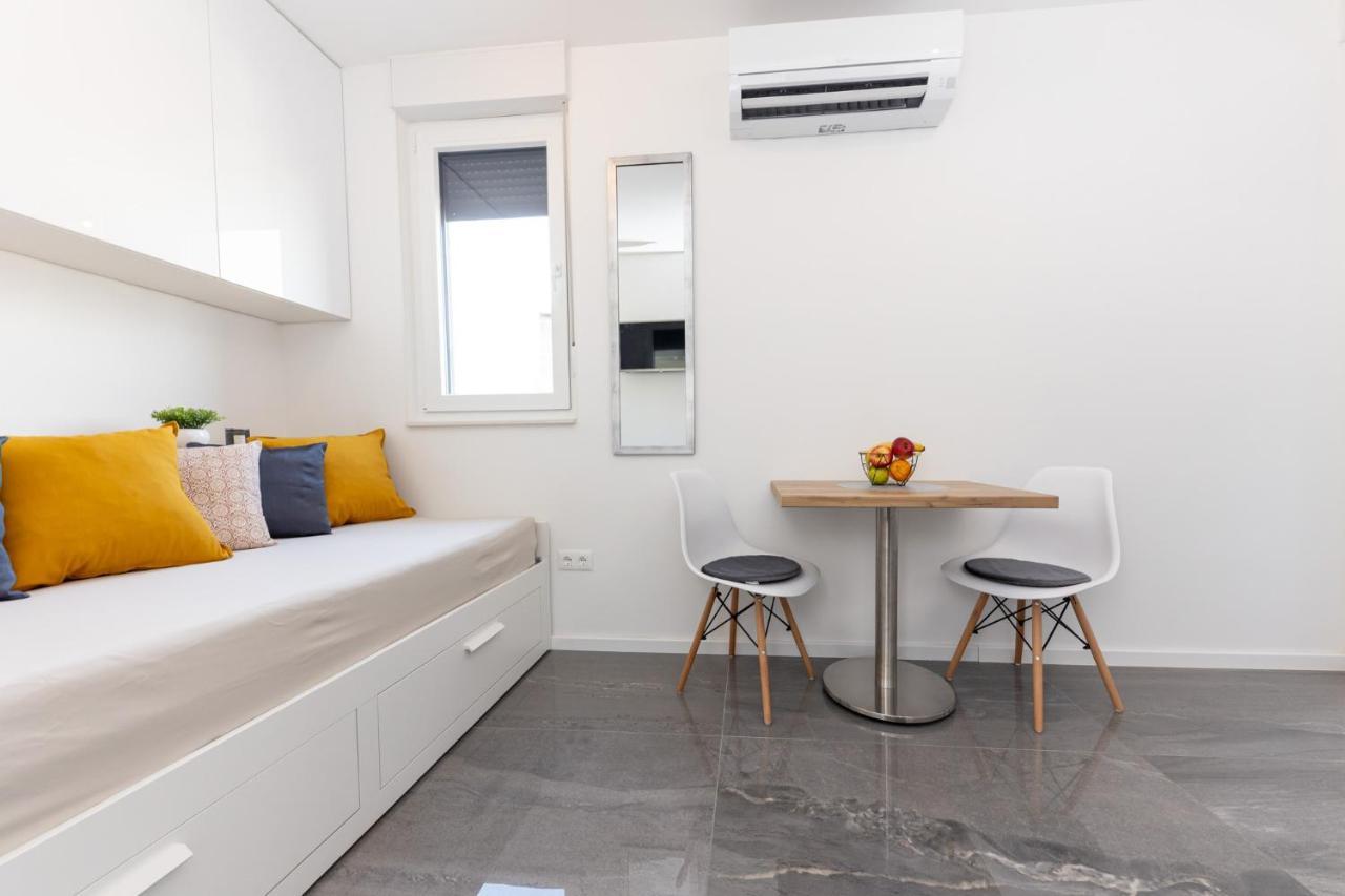 New Studio For 2, Free Private Garage Spot, Wi-Fi, 200 M From Mall Of 斯普利特 外观 照片